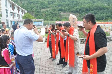 健力源集團(tuán)心系助學(xué)，情暖北川